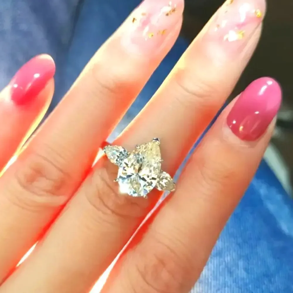 Elegant diamond wedding ring
